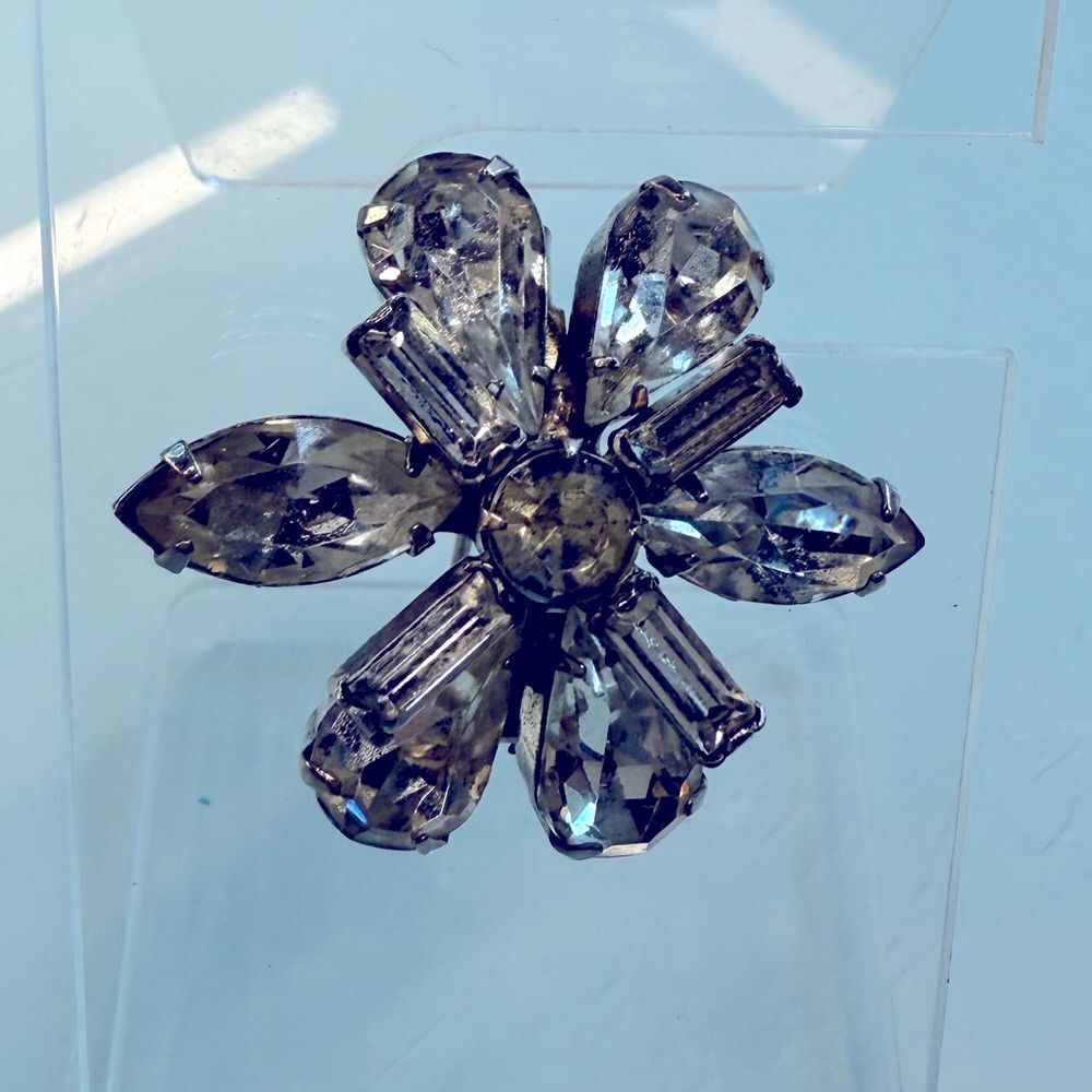 Vintage silver tone rhinestone brooch with tube hinge pin extends beyond hinge‎